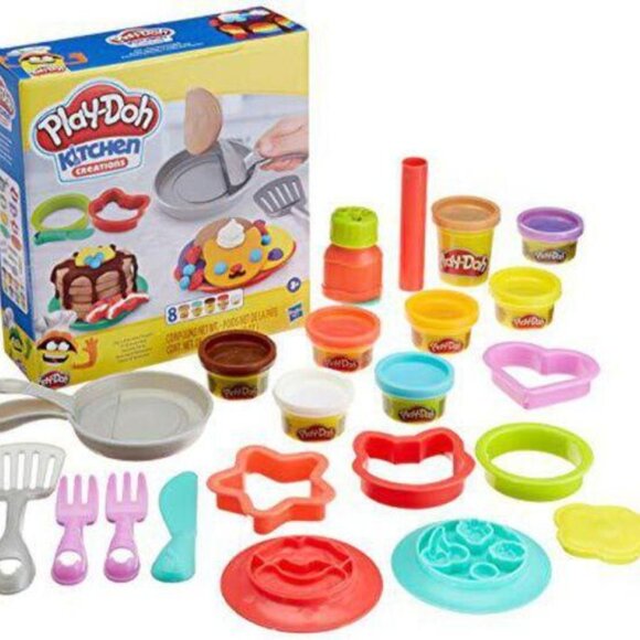 New Play-Doh Kitchen Creations Flip 'n Pancakes Playset 14-Piece Breakfast Toy - Picture 3 of 14